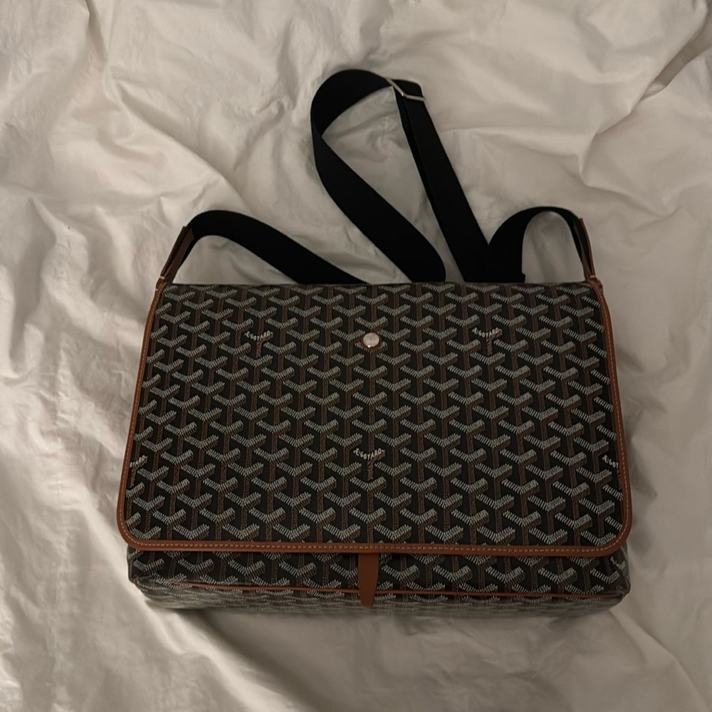 Goyard messenger bag